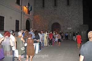 La fila per il concerto di Bahrami al Festival Barocco