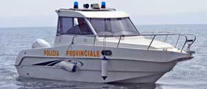La motovedetta della polizia provinciale