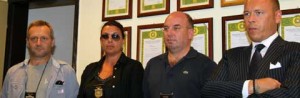 Fabio Zampaglione con i suoi uomini della squadra mobile