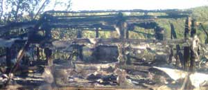 Una capannone distrutto dalle fiamme a Canepina