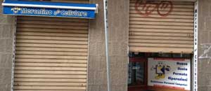 Il negozio svaligiato a via Cairoli