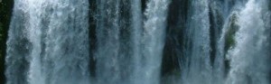 L'acqua di una cascata