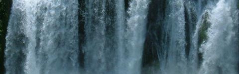 L'acqua di una cascata