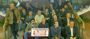 I consiglieri di opposizione nella sede della giunta regionale