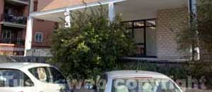 L'ingresso della sede distaccata dell'Egidi in via dell'Arma dei carabinieri