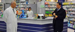 Il sindaco Marini nella farmacia