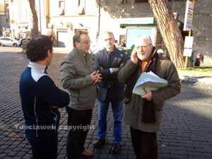 Sandro Mancinelli a piazza del Teatro