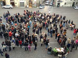 La protesta dei professori in piazza del Comune