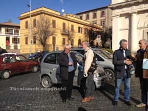 Ugo Sposetti a piazza del Teatro