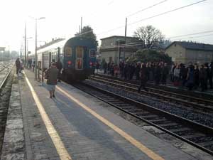 I passeggeri in attesa alla stazione