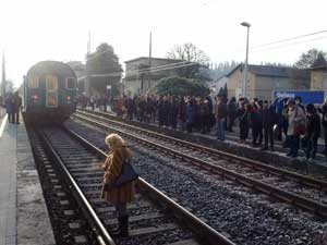 I passeggeri in attesa alla stazione