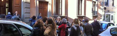 La protesta dei precari sotto la Provincia