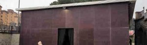 Il teatro-tenda a piazza Unità d'Italia
