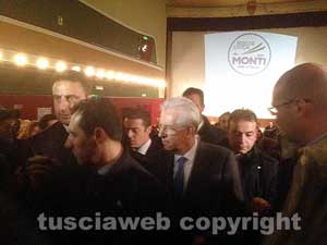 Monti lascia il teatro Genio