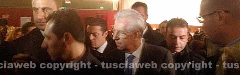 Monti lascia il teatro Genio