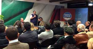 Alcune immagini dell'assemblea pubblica