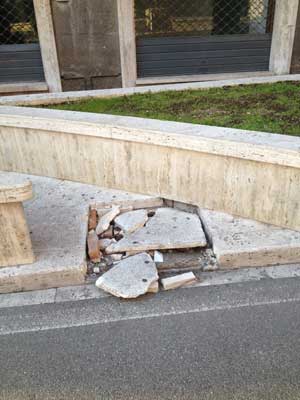 Il degrado in viale Guglielmo Marconi