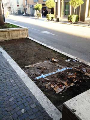 Il degrado in viale Guglielmo Marconi