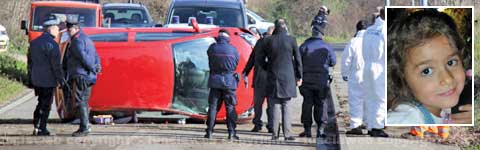 L'auto cappottata e nel riquadro la piccola Irene Raimondo