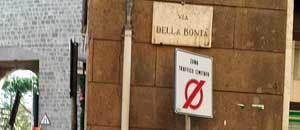 Il vecchio segnale di via della Bontà