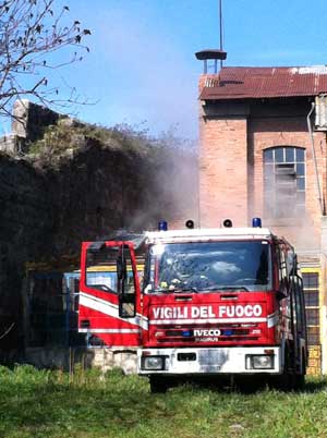 Incendio all'ex gazometro