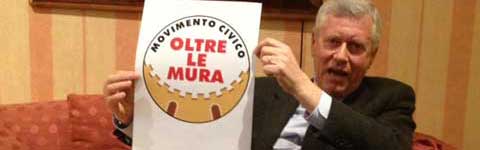 Leonardo Michelini durante la conferenza stampa di presentazione di "Oltre le Mura"