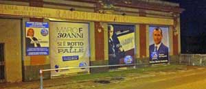 Le vetrate spaccate alla sede del Mir di Viterbo