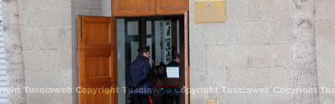 I carabinieri nella sede del Genio civile di via Marconi
