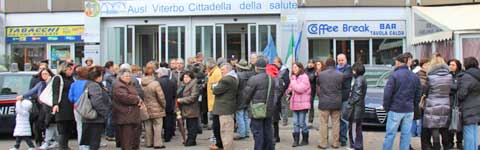 Il sit-in dei genitori dei malati psichici di Villa Buon Respiro