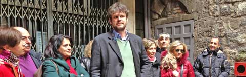Filippo Rossi davanti al cinema Genio