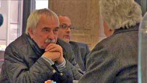 Un'immagine di Sposetti al bar con Verdini