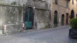 La transenna in via Roma