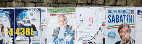 Le plance dove erano affissi i manifesti delle primarie