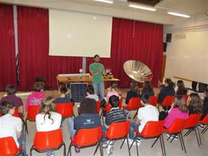 La classe seconda D della scuola media Sacconi di Tarquinia