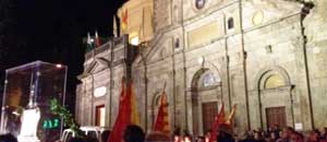 Il Corporale di fronte alla basilica di santa Cristina