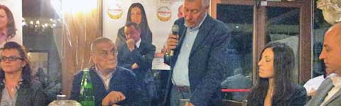 Michelini interviene all'incontro elettorale con Potito Salatto - Foto pubblicata su Facebook