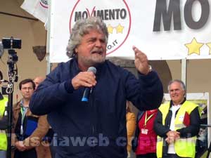 Beppe Grillo a piazza del Comune