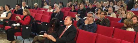 Incontro a cinque al Lux  - La sala semivuota