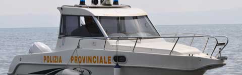 La motovedetta della polizia provinciale