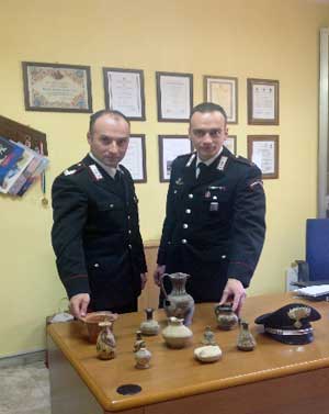 Il materiale sequestrato dai carabinieri 