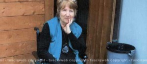 La signora Lidia Angeli e il suo casottino in legno