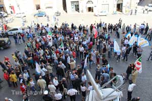 Leonardo Michelini festeggia a piazza del comune