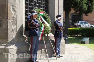 La corona d'alloro ai caduti