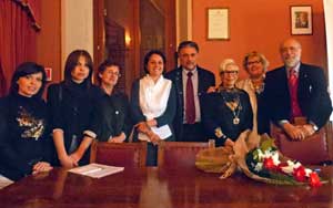 Lo staff del Comune con il sindaco Giovagnoli e Anna Fendi