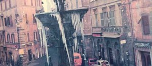 Piazza Fontana grande nell'inverno 1974
