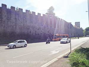 Le mura a piazzale Gramsci
