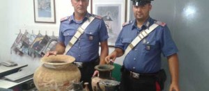 i reperti ritrovati in casa del giovane dai carabinieri