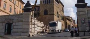 Trasloco per la tomba della nave di Tarquinia