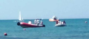 La protezione civile con il natante in avaria