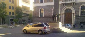 Piazza della Repubblica trasformata in parcheggio